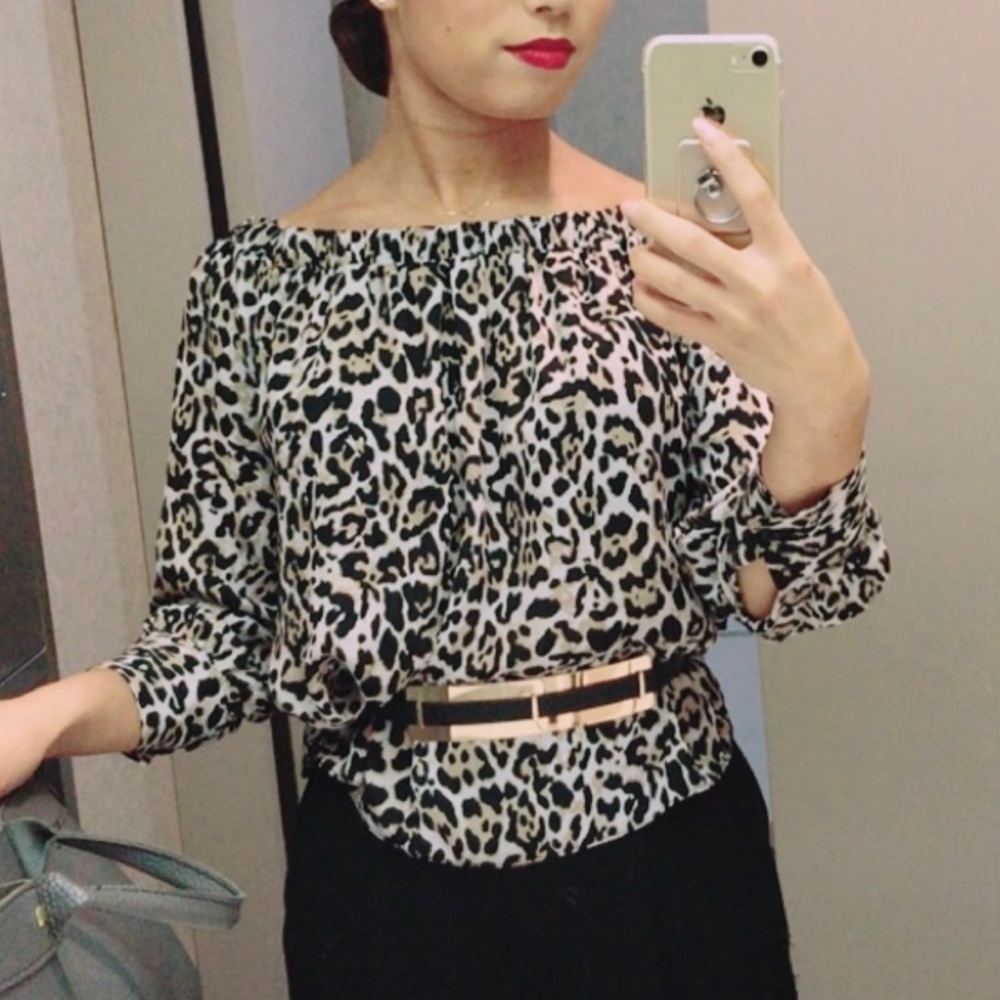 Leopard Off Shoulder Balloon 3/4 sleeve top